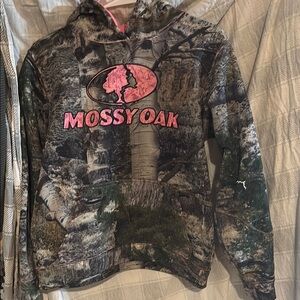 Mossy oak pullover